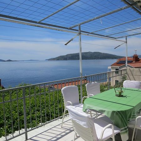 Apartments Lovric - 30 Meters To The Beach Trogir Exteriör bild