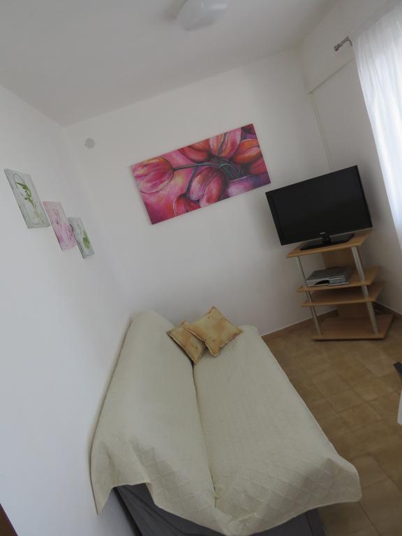 Apartments Lovric - 30 Meters To The Beach Trogir Exteriör bild