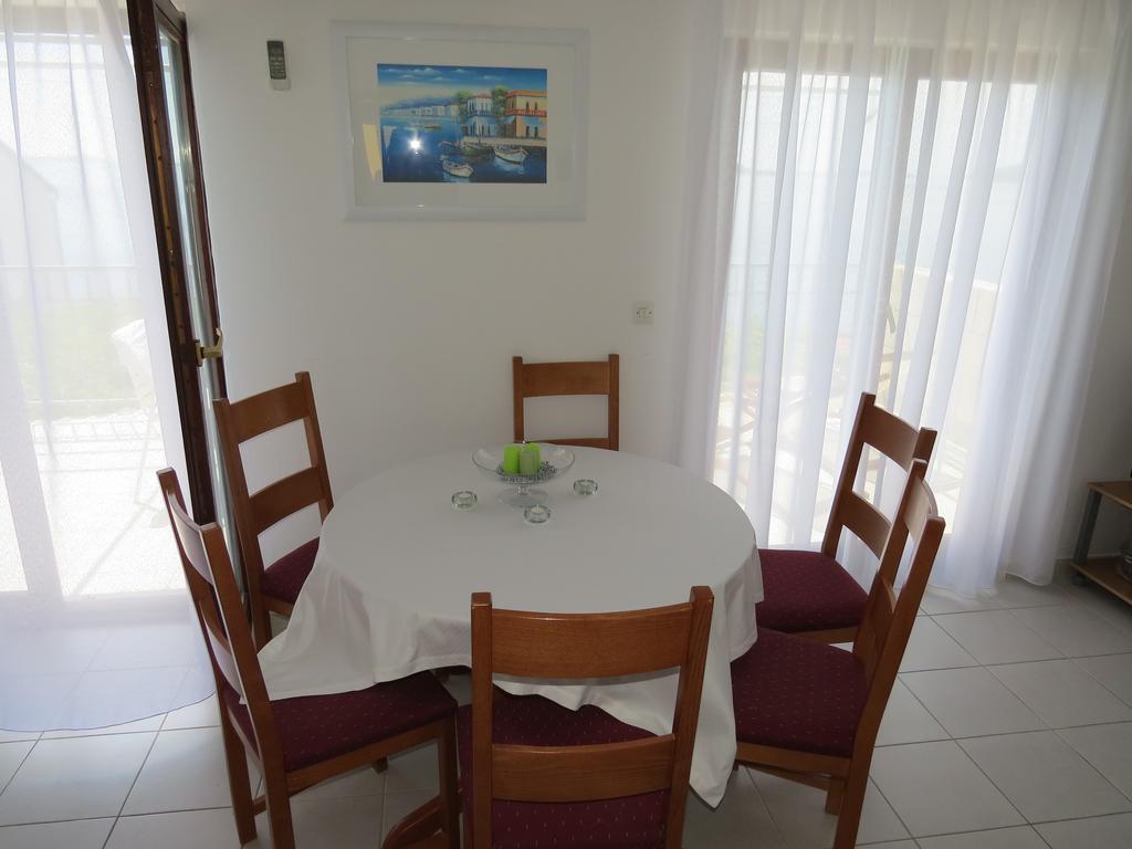Apartments Lovric - 30 Meters To The Beach Trogir Exteriör bild