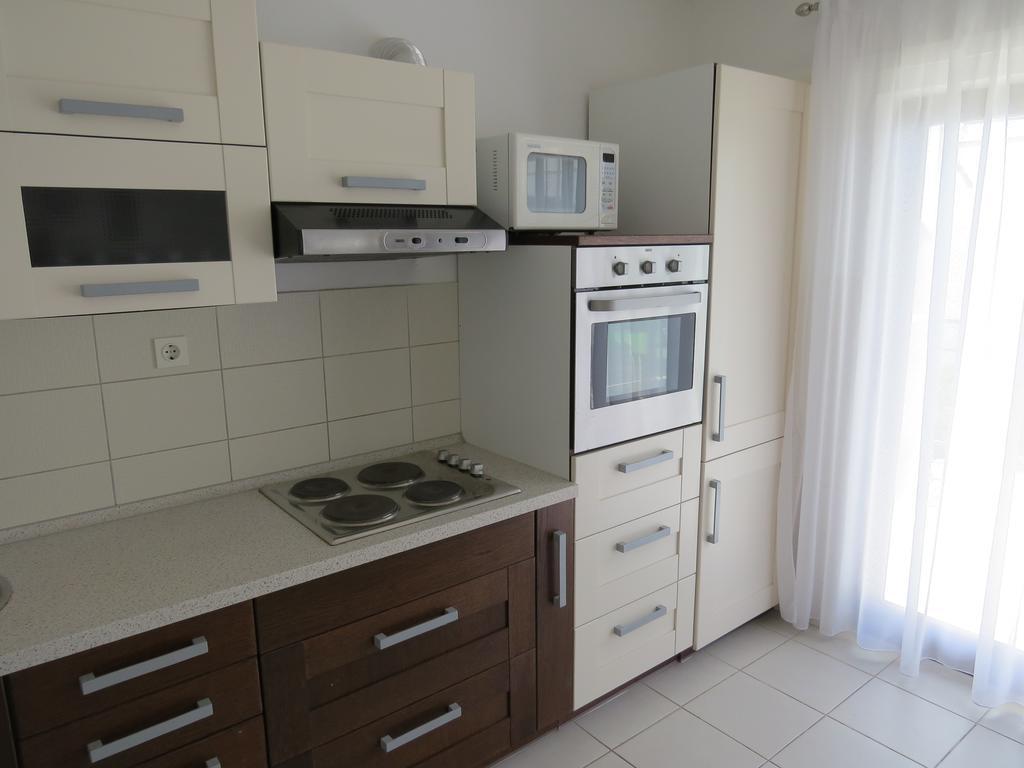 Apartments Lovric - 30 Meters To The Beach Trogir Exteriör bild