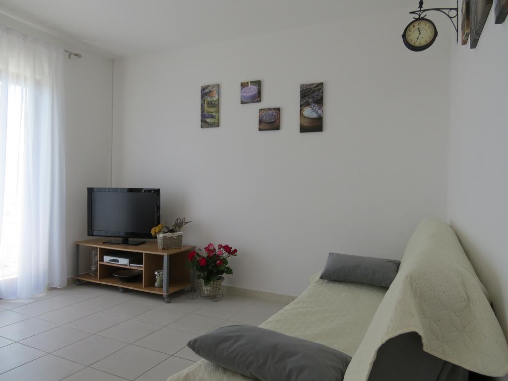 Apartments Lovric - 30 Meters To The Beach Trogir Exteriör bild
