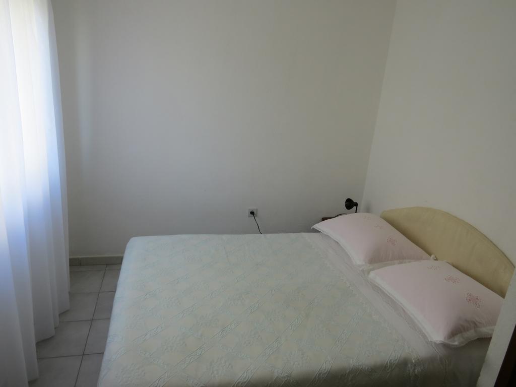 Apartments Lovric - 30 Meters To The Beach Trogir Exteriör bild