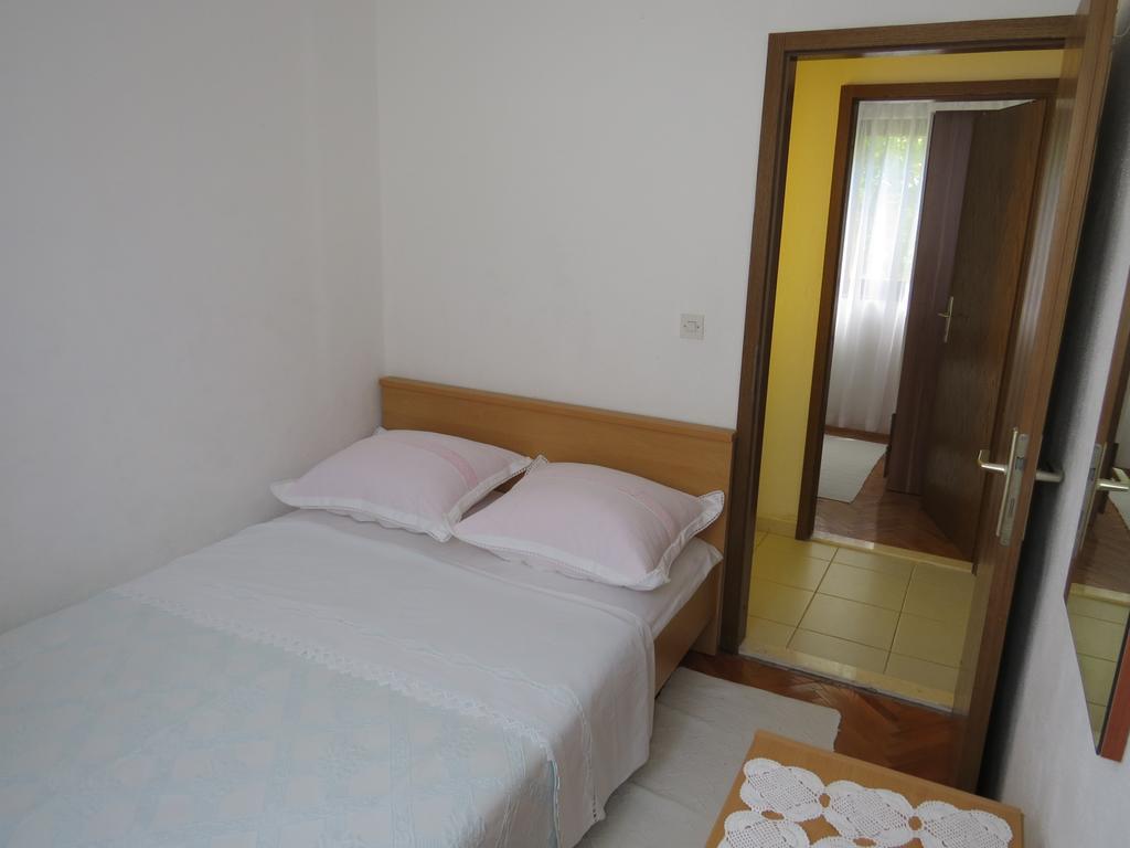 Apartments Lovric - 30 Meters To The Beach Trogir Exteriör bild