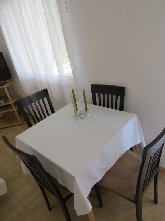 Apartments Lovric - 30 Meters To The Beach Trogir Exteriör bild