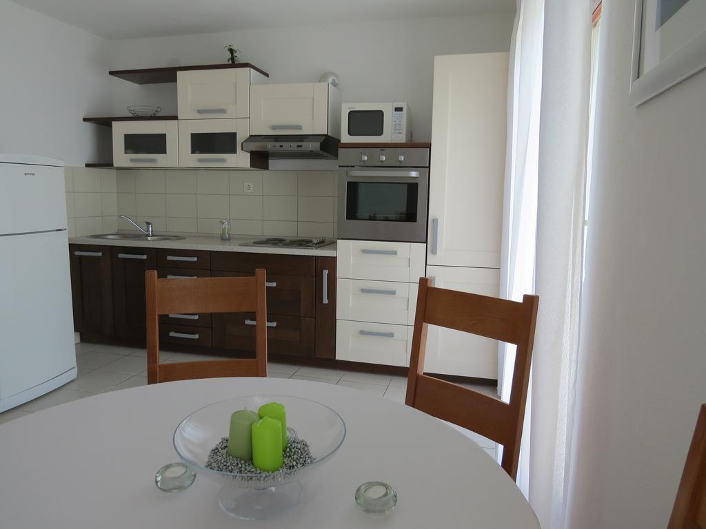 Apartments Lovric - 30 Meters To The Beach Trogir Exteriör bild