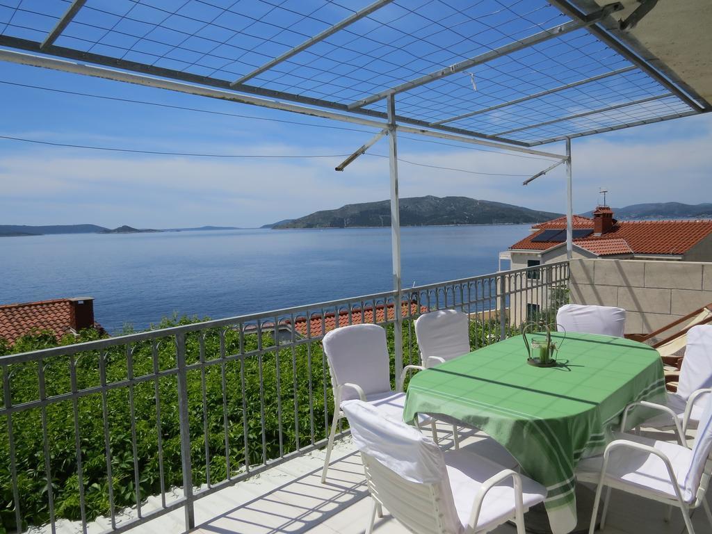 Apartments Lovric - 30 Meters To The Beach Trogir Exteriör bild
