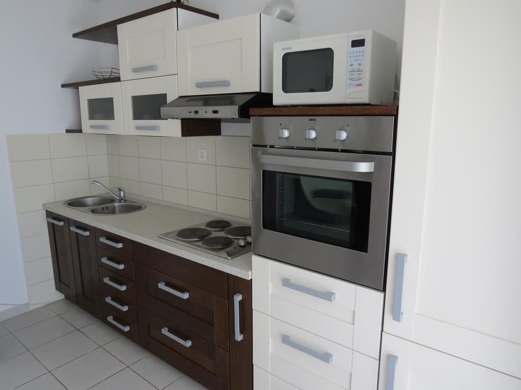 Apartments Lovric - 30 Meters To The Beach Trogir Exteriör bild