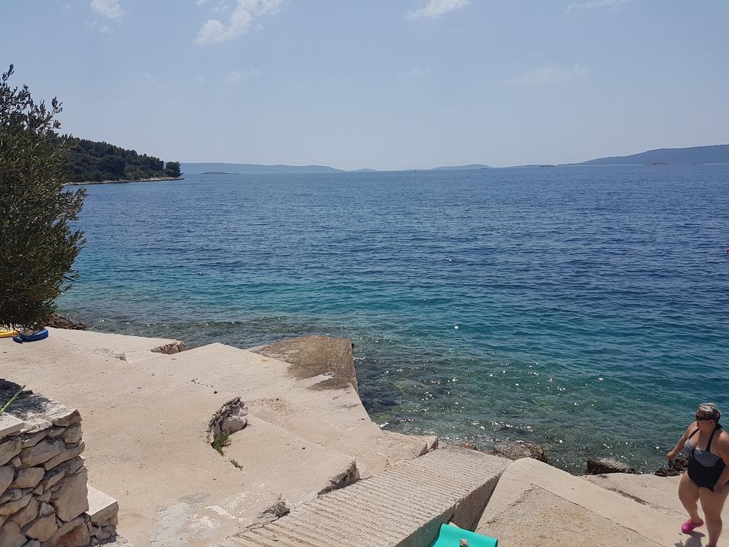 Apartments Lovric - 30 Meters To The Beach Trogir Exteriör bild