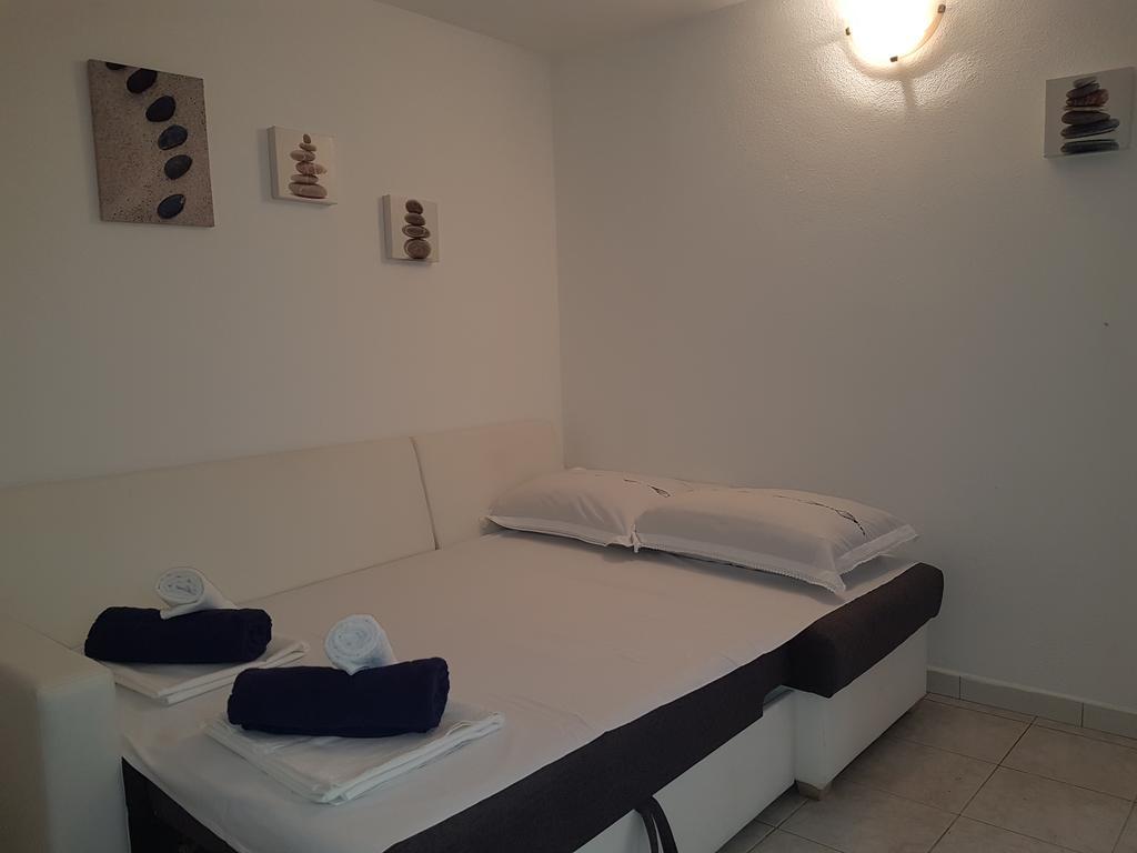 Apartments Lovric - 30 Meters To The Beach Trogir Exteriör bild