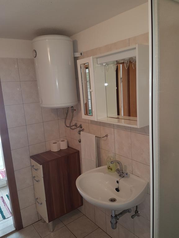 Apartments Lovric - 30 Meters To The Beach Trogir Exteriör bild