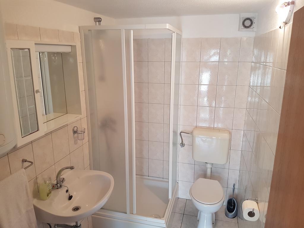 Apartments Lovric - 30 Meters To The Beach Trogir Exteriör bild
