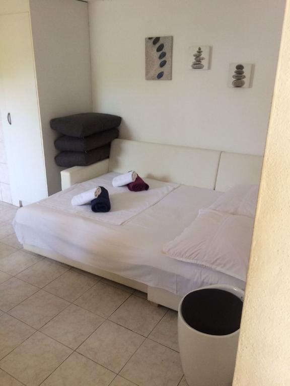 Apartments Lovric - 30 Meters To The Beach Trogir Exteriör bild