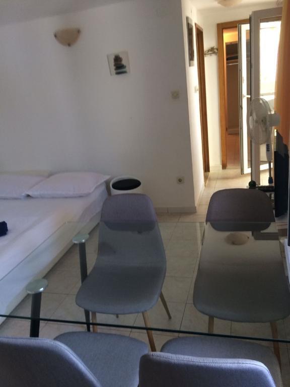 Apartments Lovric - 30 Meters To The Beach Trogir Exteriör bild