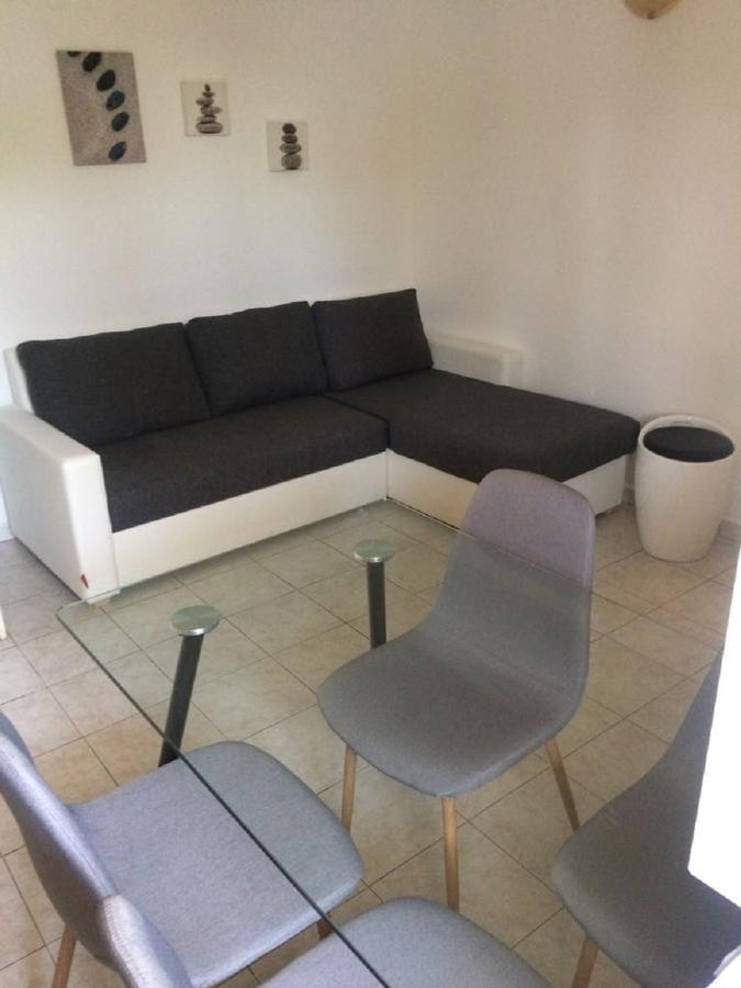 Apartments Lovric - 30 Meters To The Beach Trogir Exteriör bild