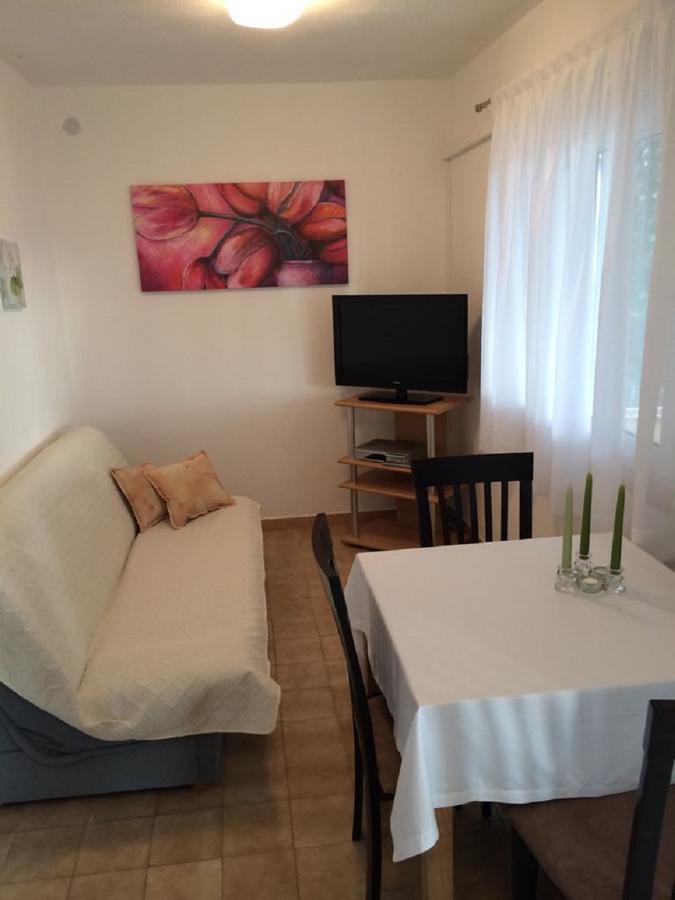 Apartments Lovric - 30 Meters To The Beach Trogir Exteriör bild